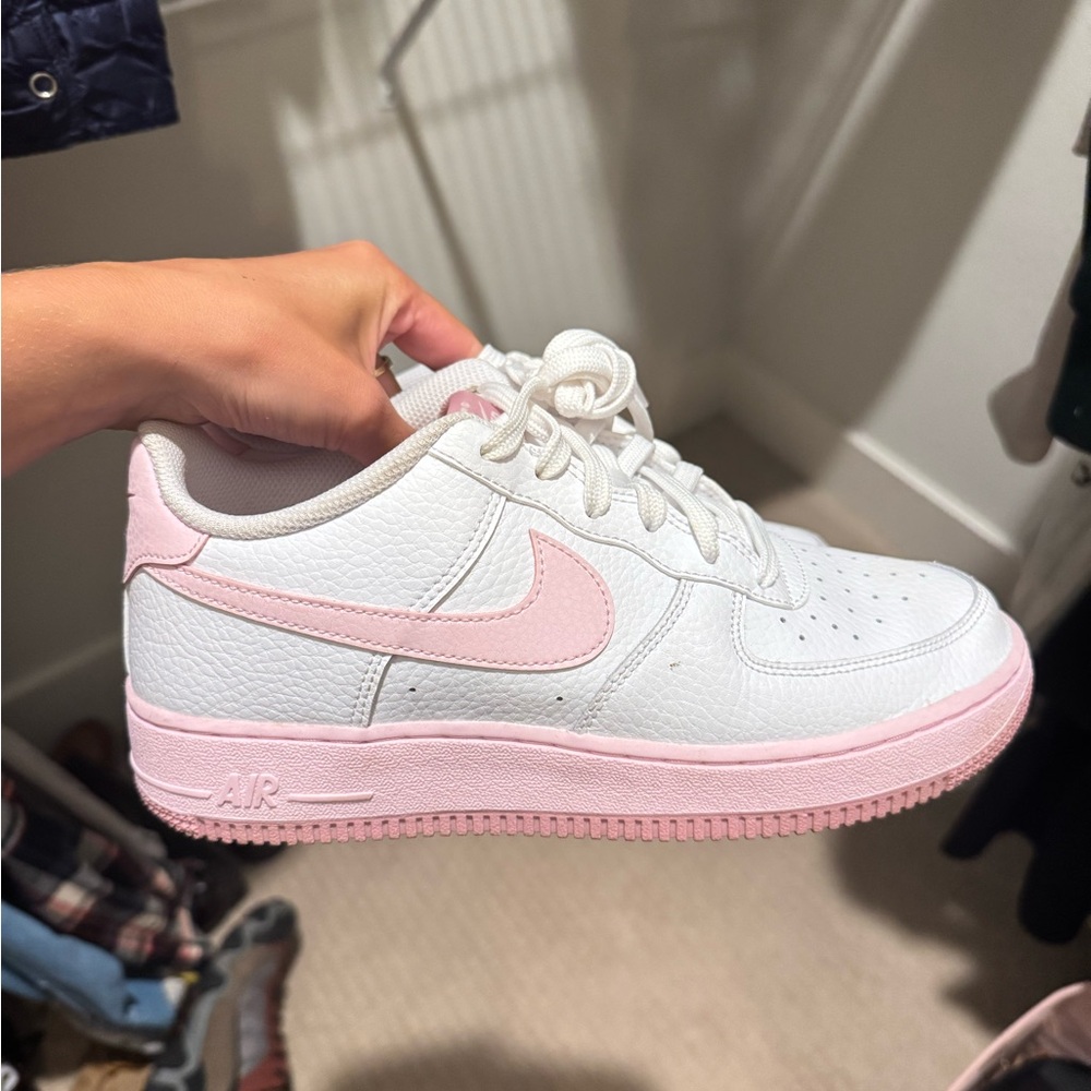 Nike Air Force 1 Pink and White